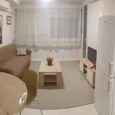 1 Bedroom Flat 15 Minutes From The Sea And Downtown *