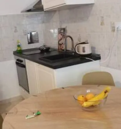 1 Bedroom Flat 15 Minutes From The Sea And Downtown Apartment *